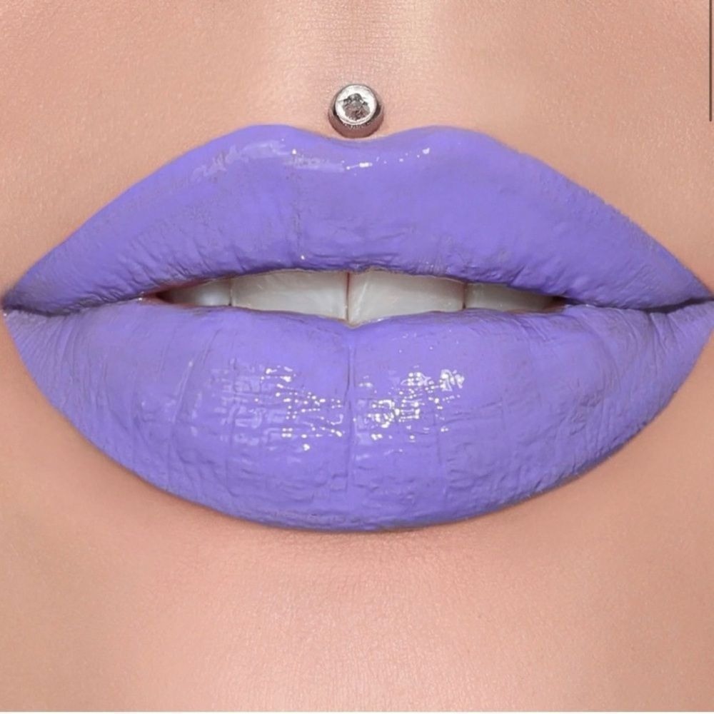 FROSTING FOR DINNER New in box Jeffree Star Supreme Gloss Lavender lipgloss